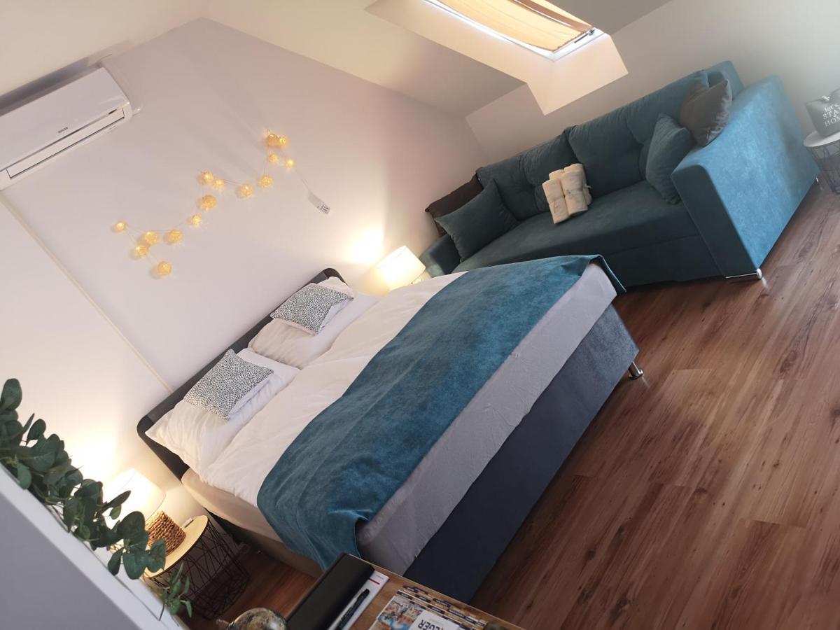 Orsika Hilltop Apartman Eger Bagian luar foto