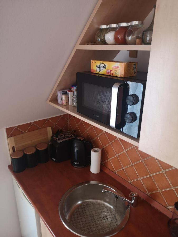 Orsika Hilltop Apartman Eger Bagian luar foto