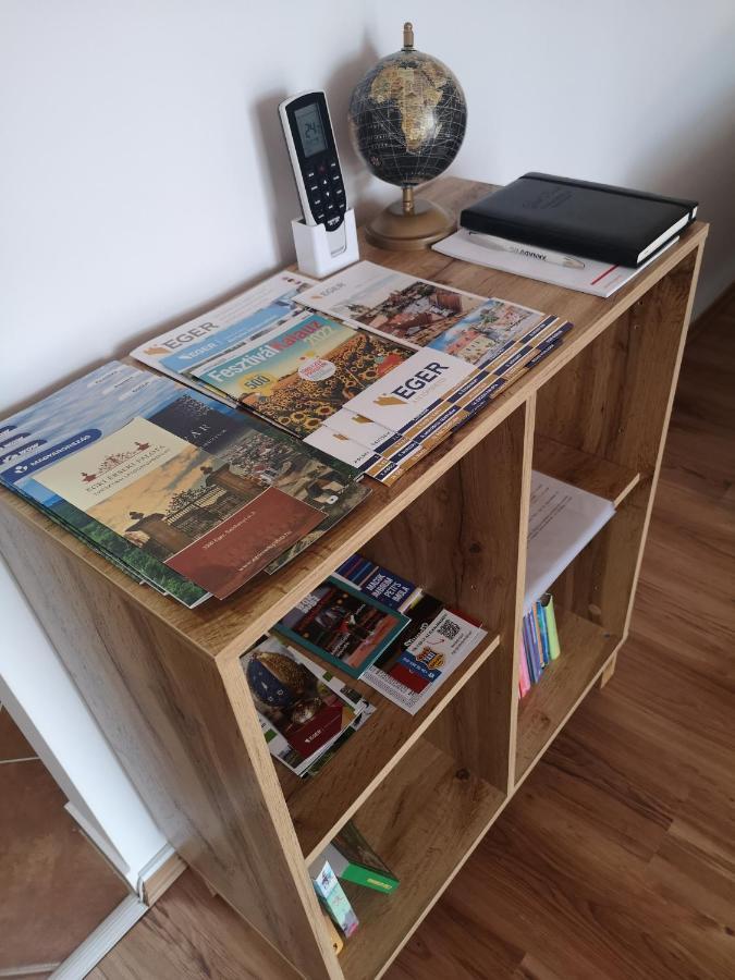 Orsika Hilltop Apartman Eger Bagian luar foto