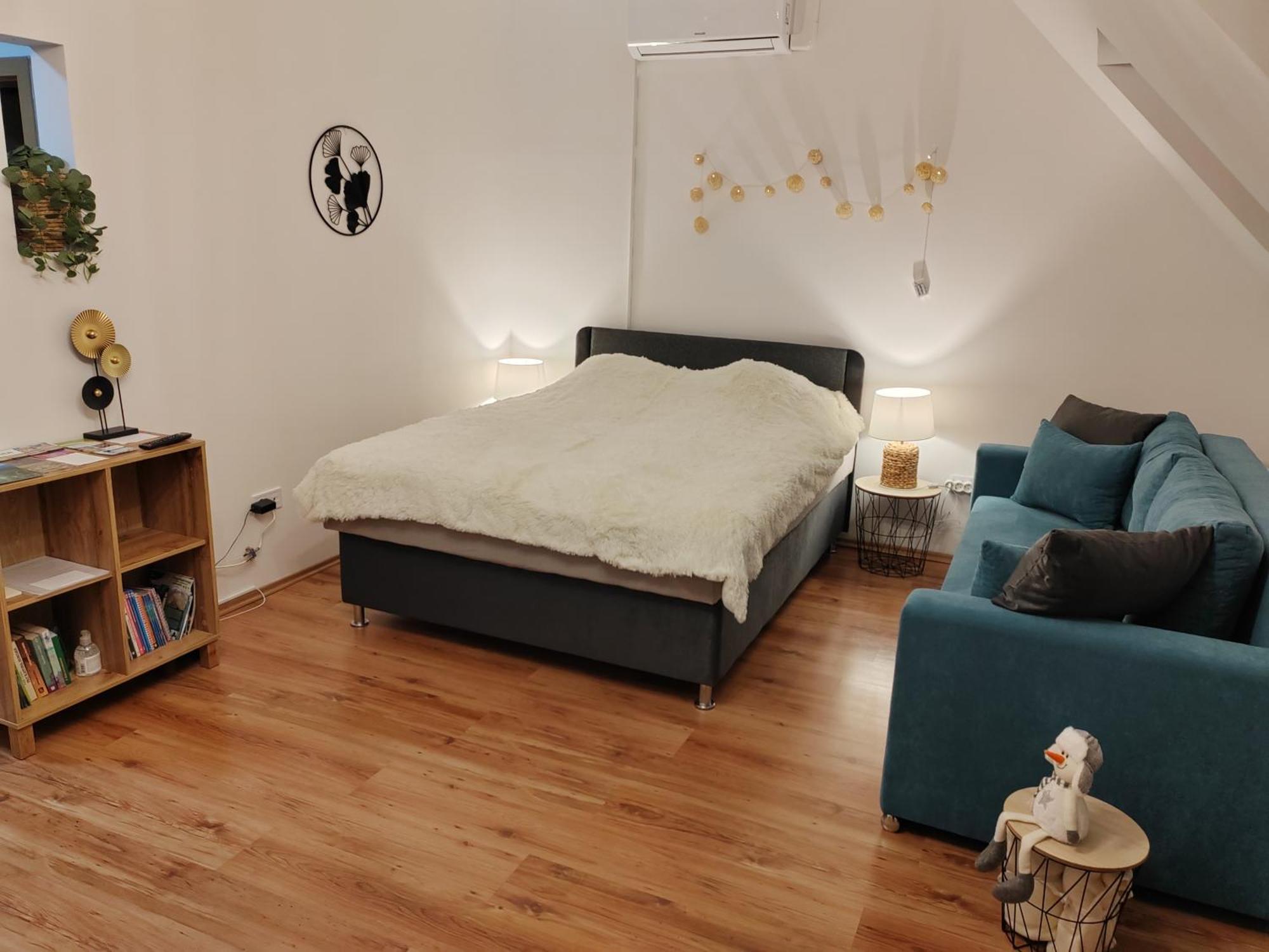 Orsika Hilltop Apartman Eger Bagian luar foto